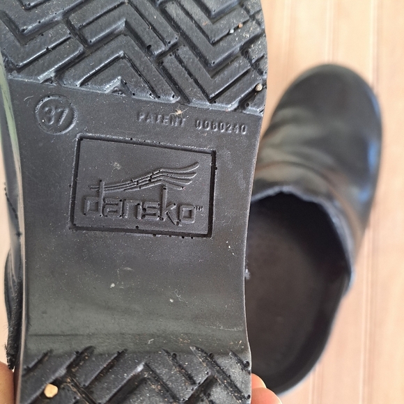 Dansko Professional Slip Resistant Comfort Waterproof Black Leather Clogs - Picture 4 of 9